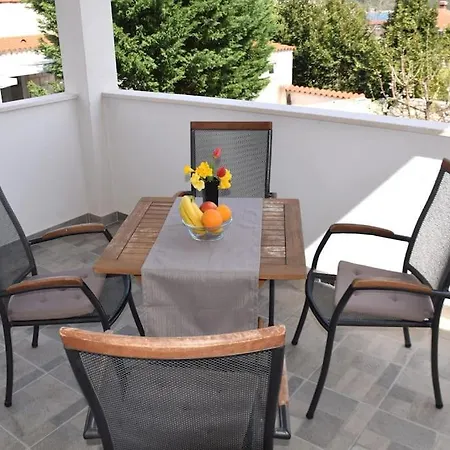 Apartment Felix 2 *